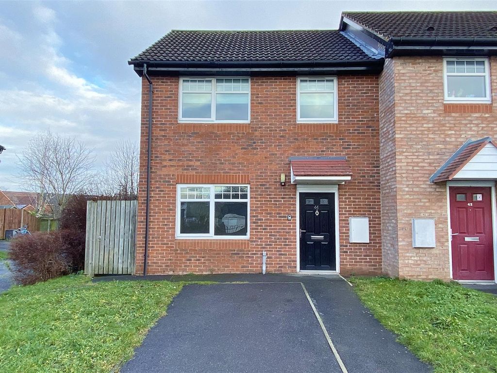 2 bed end terrace house for sale in Holmes Avenue, Selby YO8, £135,000