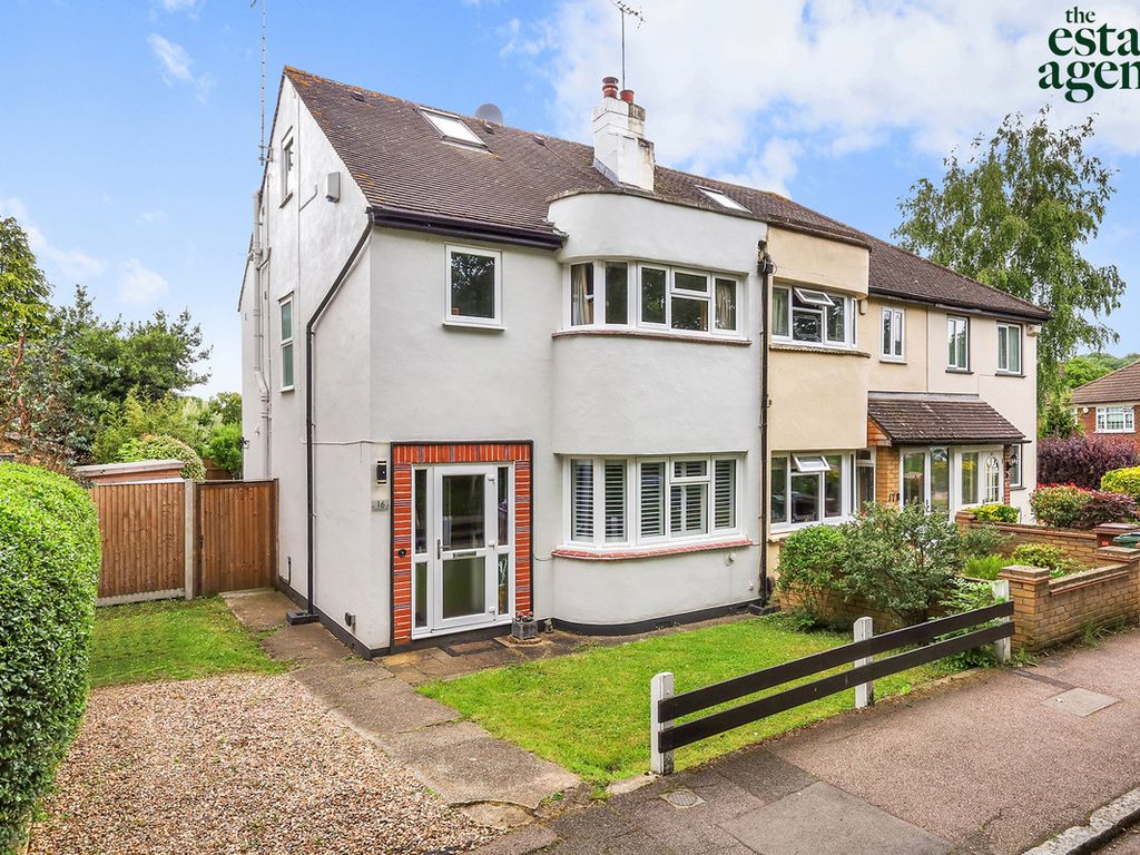 4 bed semidetached house for sale in Epping Glade, Chingford E4, £