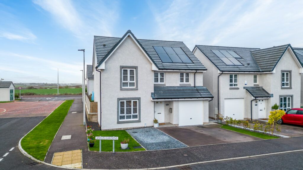 5 bed detached house for sale in Angus Gardens, Monifieth, Dundee DD5