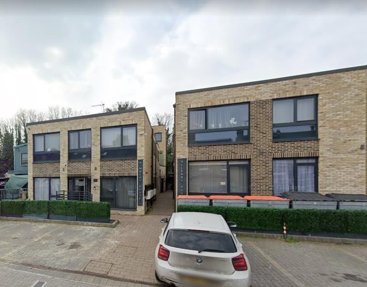 1 bed flat to rent in Lancaster Road, New EN4, £1,600