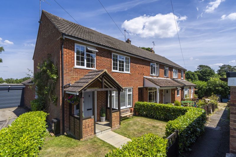3 bed terraced house for sale in Hare Lane, Little Kingshill, Great