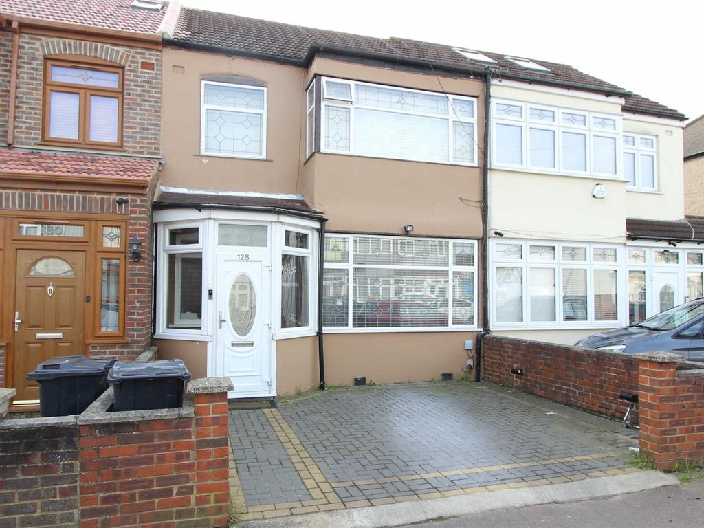 3 bed property for sale in Staines Road, Ilford IG1 Zoopla