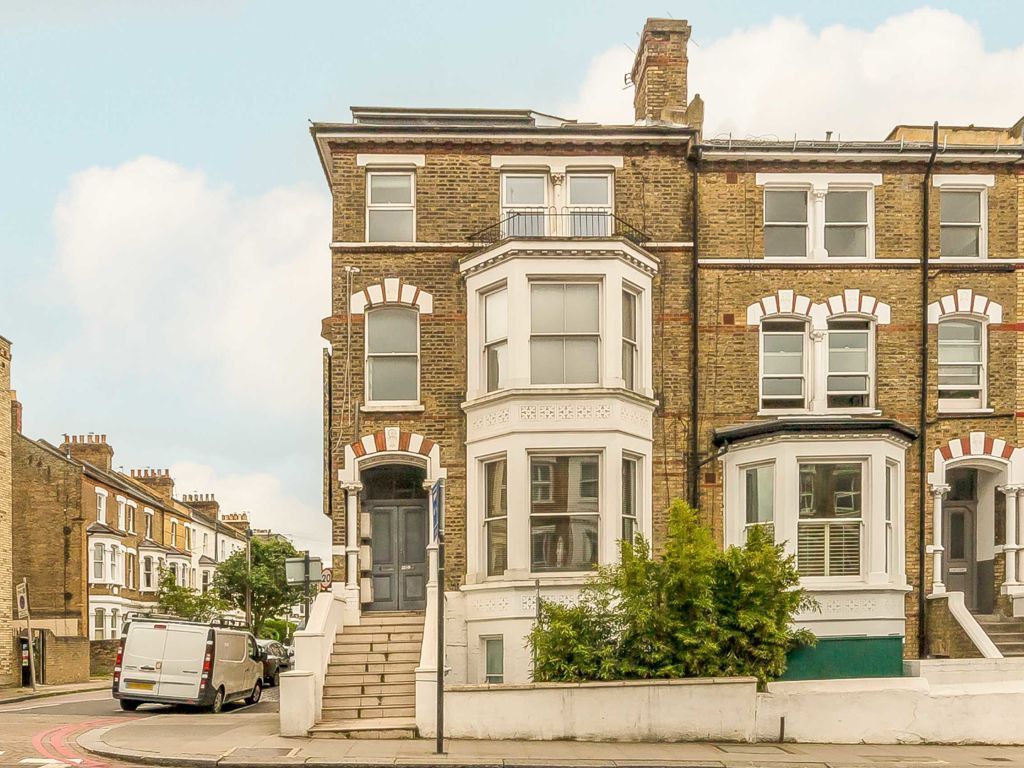 2 bed flat for sale in Battersea Rise, London SW11, £550,000 Zoopla