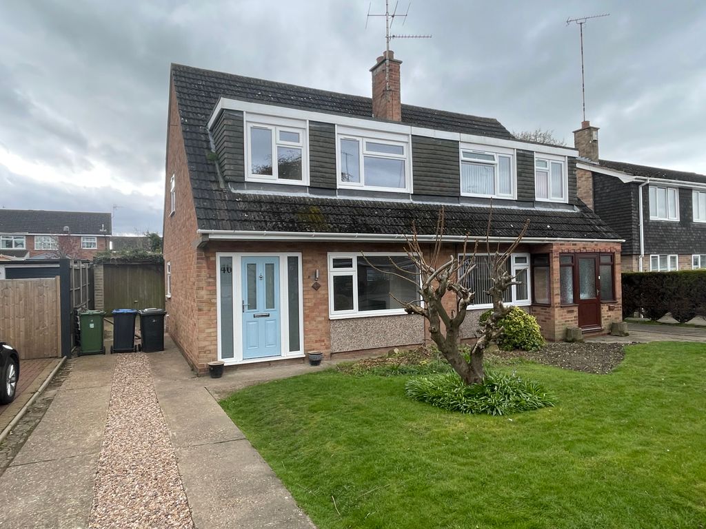 3 bed semidetached house to rent in Meadow Road, Wolston, Coventry CV8