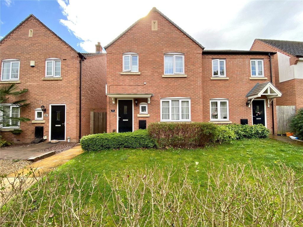 3 bed semidetached house for sale in Great Meadow Terrace, Woodside