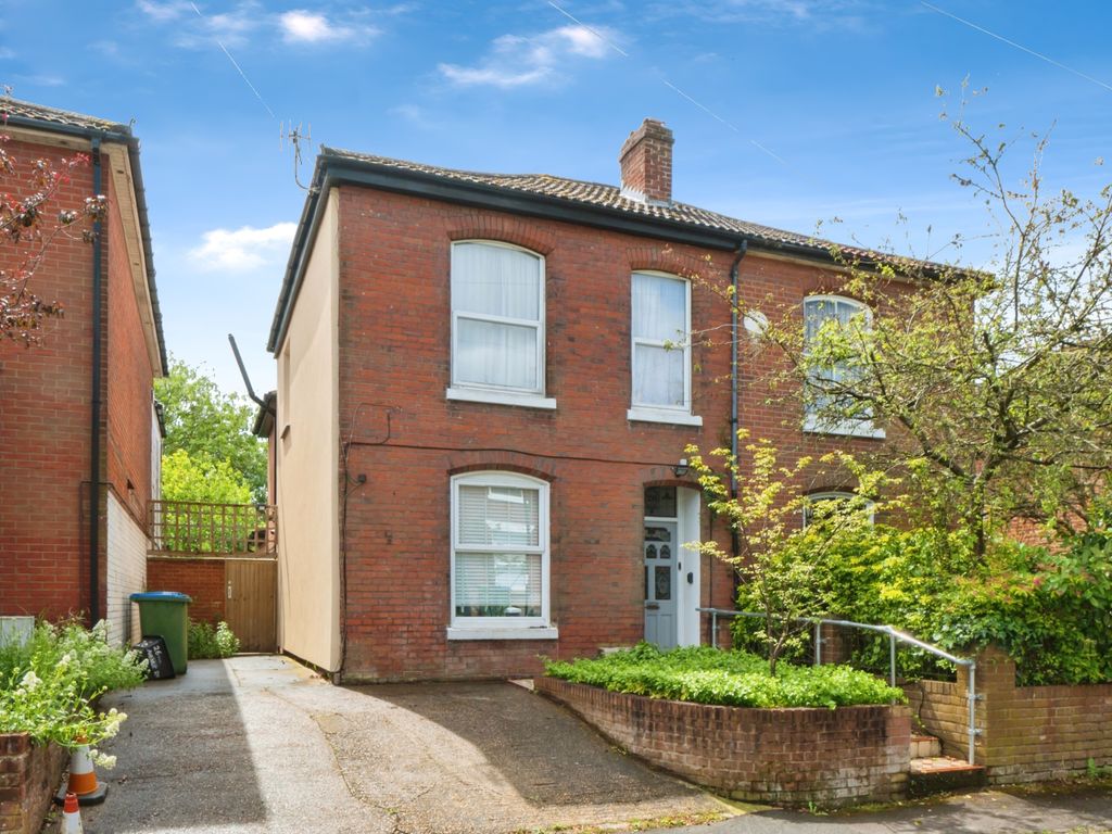 3 bed semidetached house for sale in Avenue Road, Southampton