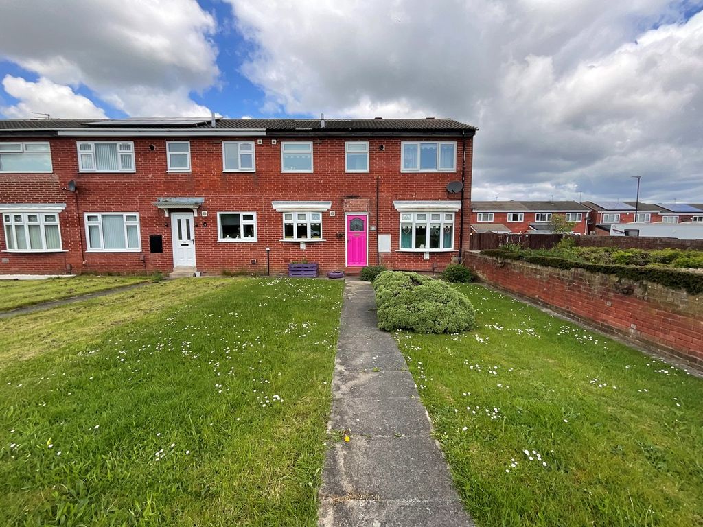 3 bed semidetached house for sale in Hall Farm Road, Sunderland SR3, £