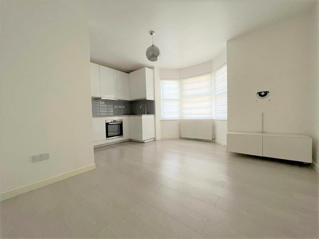 1 bed flat to rent in York Road, Waltham Cross EN8 Zoopla