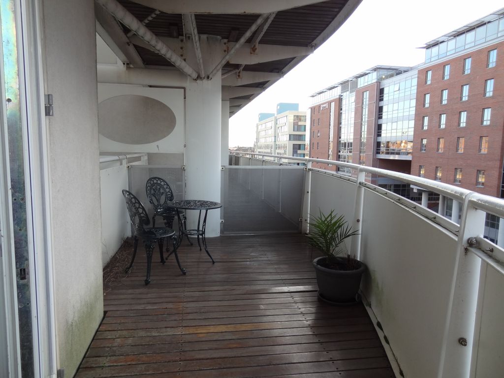 2 bed flat to rent in Royal Quay, Liverpool L3, £850 pcm Zoopla