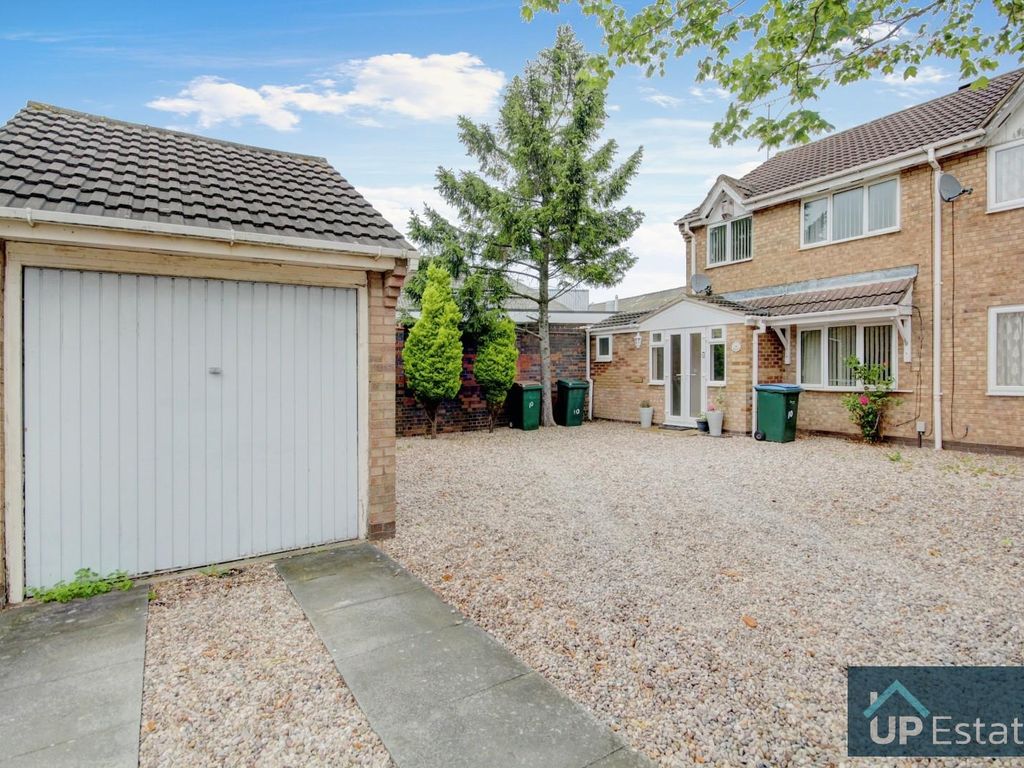 3 bed semidetached house for sale in Lymington Close, Coventry CV6