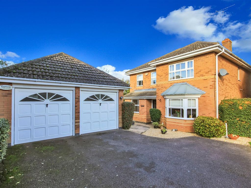 4 bed detached house for sale in Willow Herb Close, Rushden NN10, £450,000 Zoopla