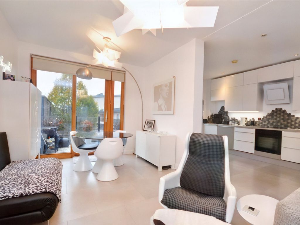 4 bed semidetached house for sale in Bywater Court, Haigh Moor Way