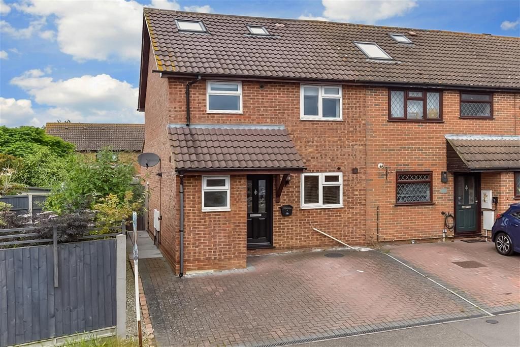 4 bed end terrace house for sale in Bull Lane, Eccles, Aylesford, Kent