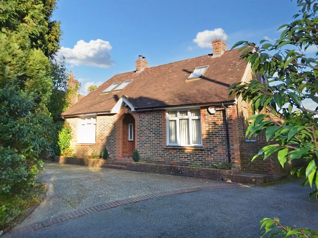 3 bed detached house for sale in Vendors Suited, Storrington RH20, £