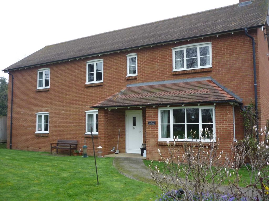 2 bed flat to rent in Lodore Bridge Walk, Deanshanger MK19 Zoopla