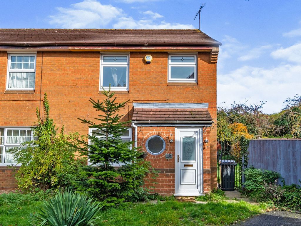 St Mellion Close Leicester LE4  