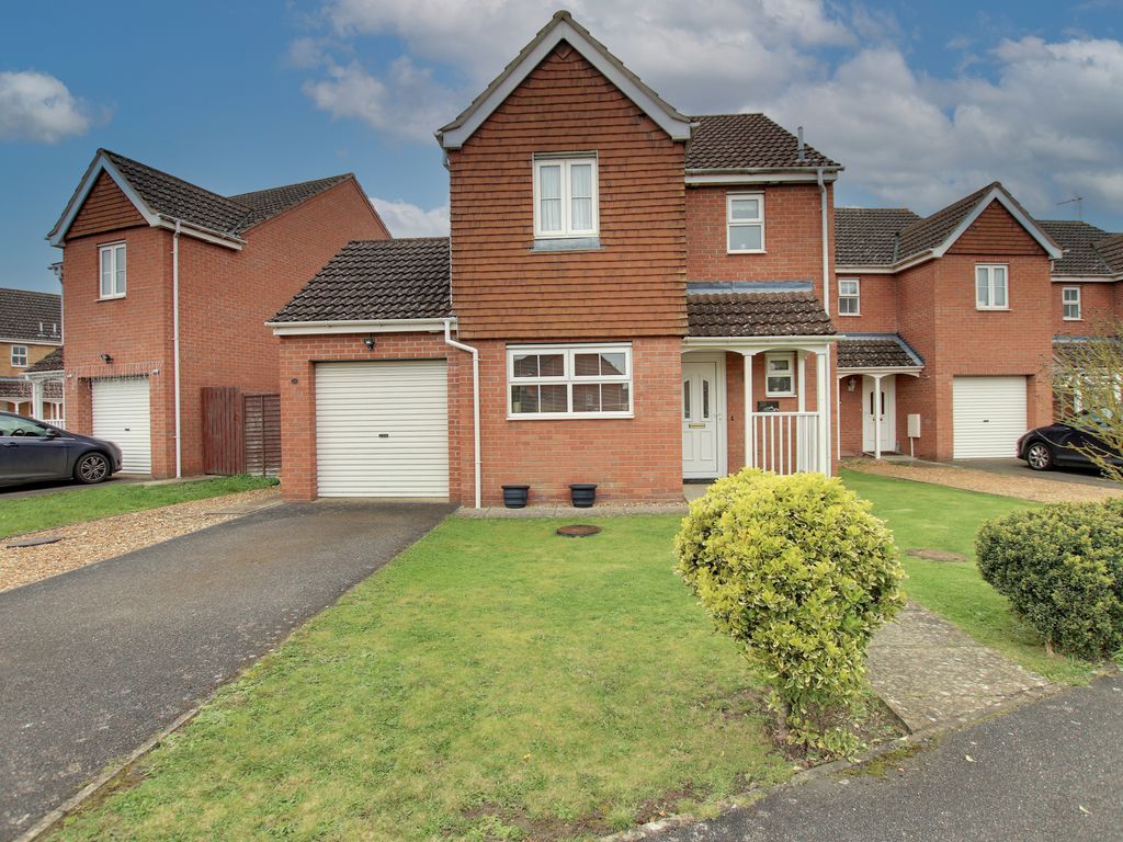3 bed detached house for sale in Campbell Way, March PE15, £275,000