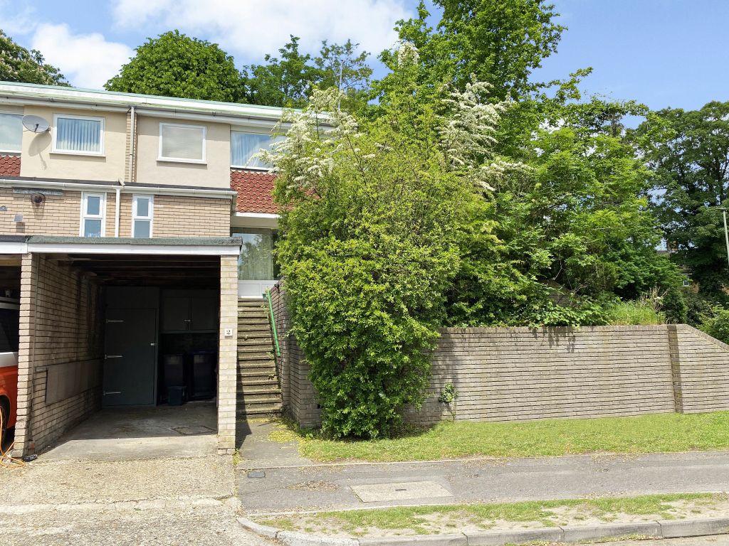 3 bed end terrace house for sale in Oak Bank, Woking GU22 Zoopla