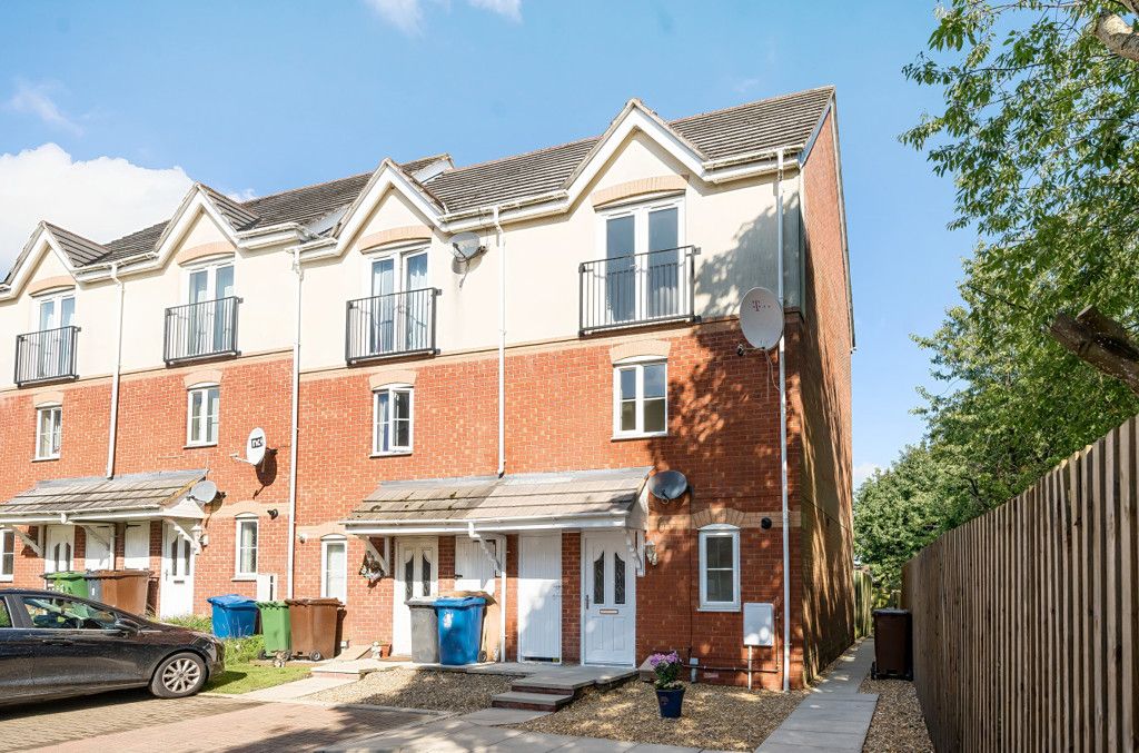 4 bed end terrace house for sale in Plane Avenue, Wigan, Greater