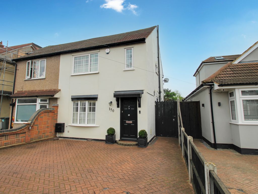 3 bed semidetached house for sale in Wingletye Lane, Hornchurch RM11