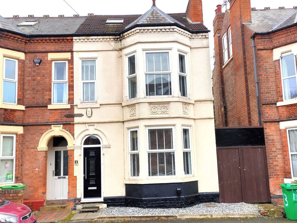 6 bed semidetached house for sale in Trinity Avenue, Lenton NG7, £
