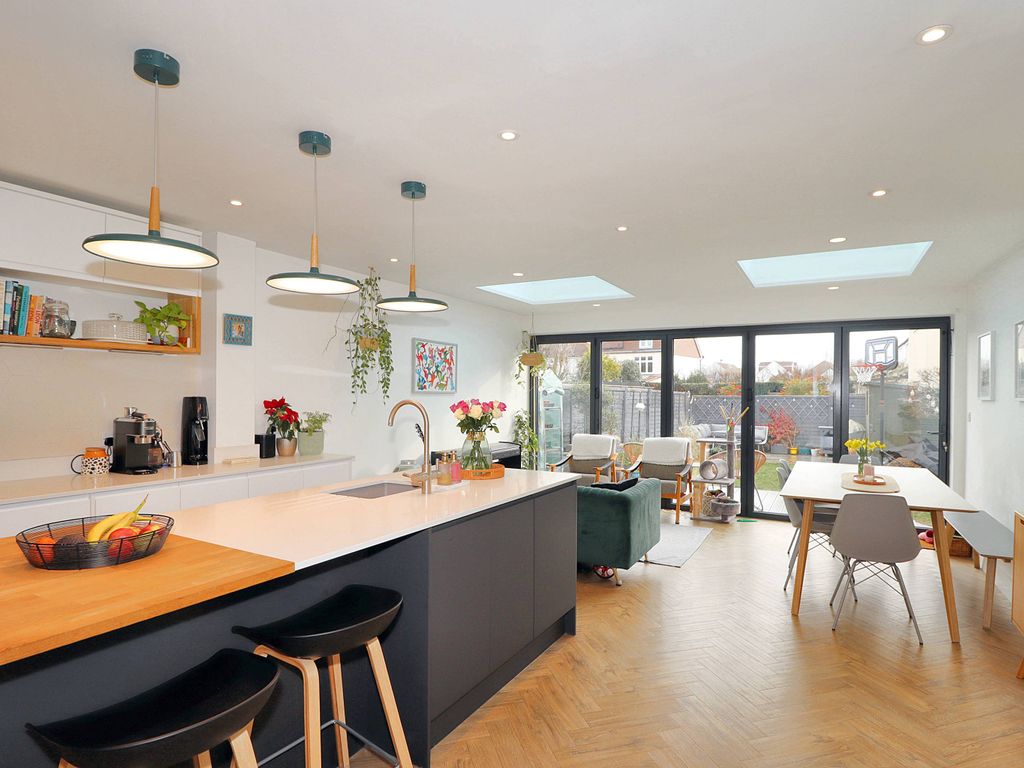 4 bed detached house for sale in Green Lane, Hersham, Surrey KT12, £