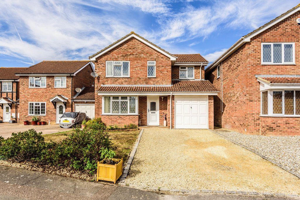 4 bed detached house for sale in Foster Road, Abingdon, Oxfordshire