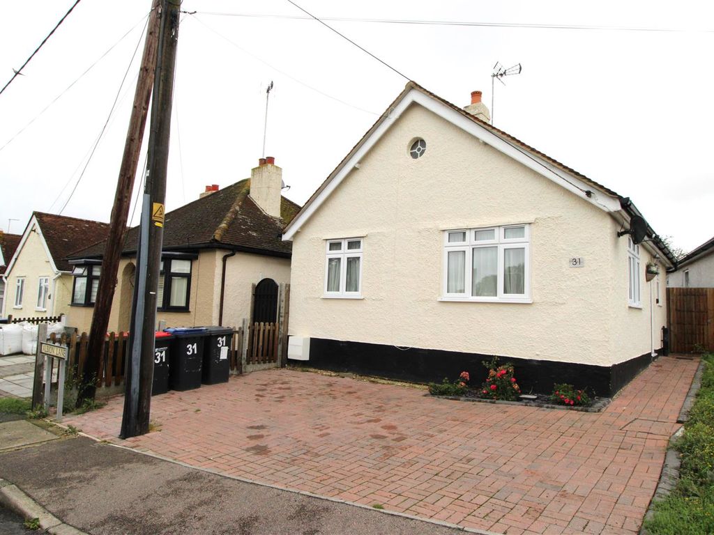3 bed detached bungalow to rent in Albion Lane, Herne Bay CT6, £1,300