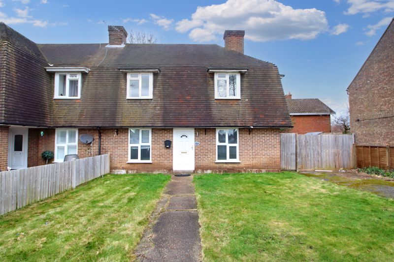 4 bed semidetached house for sale in Treadaway Road, Flackwell Heath