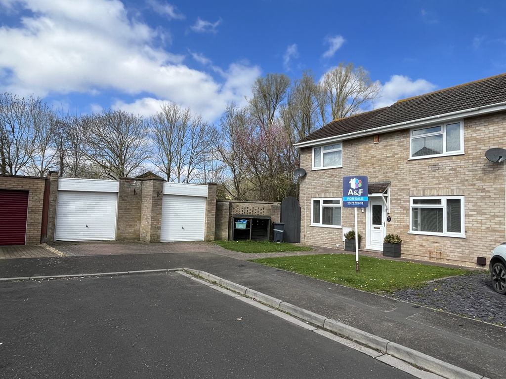 3 bed semidetached house for sale in Lobelia Close, Highbridge TA9 Zoopla