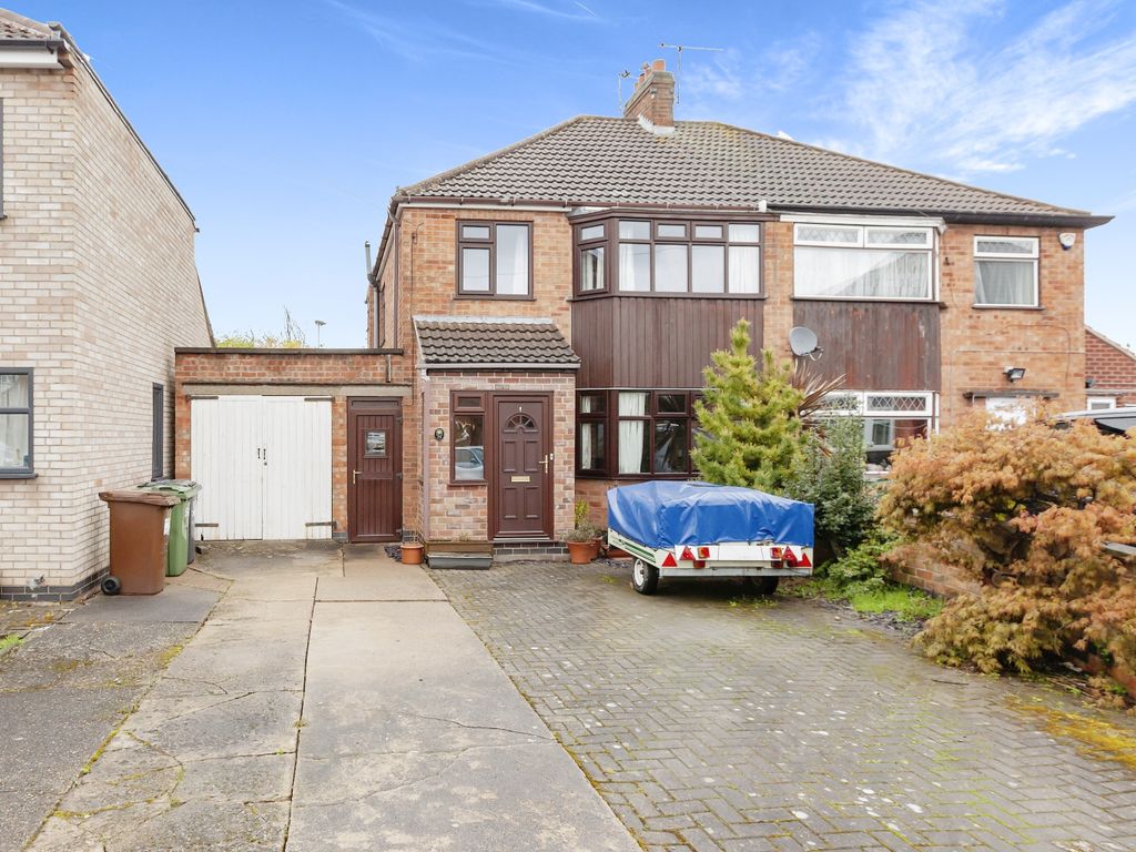 3 bed semidetached house for sale in Lambourne Road, Birstall
