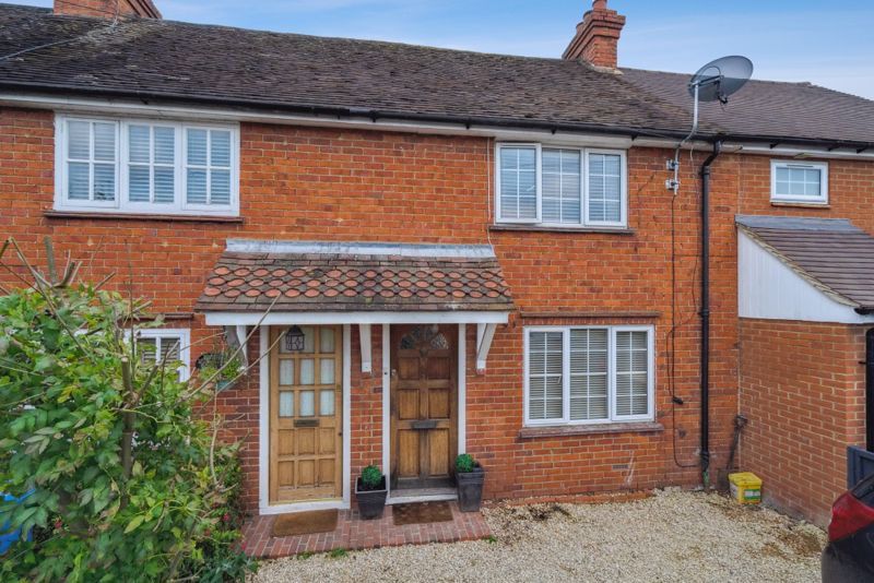 2 bed terraced house for sale in Maidenhead Road, Cookham, Maidenhead