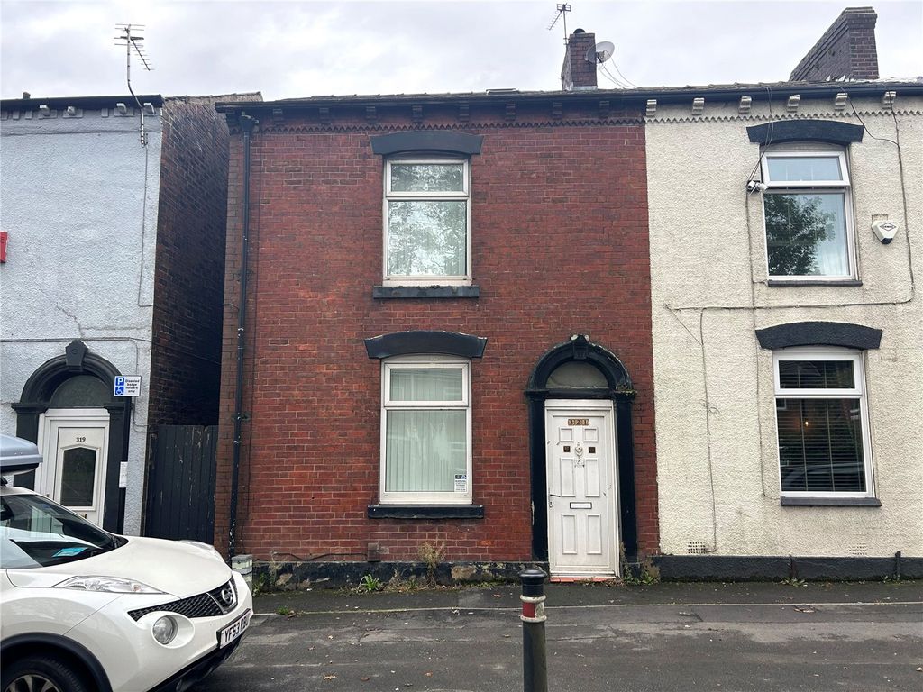 2 bed end terrace house for sale in Ripponden Road, Oldham, Greater