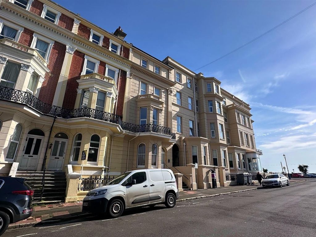 2 bed flat for sale in Jevington Gardens, Eastbourne BN21, £275,000