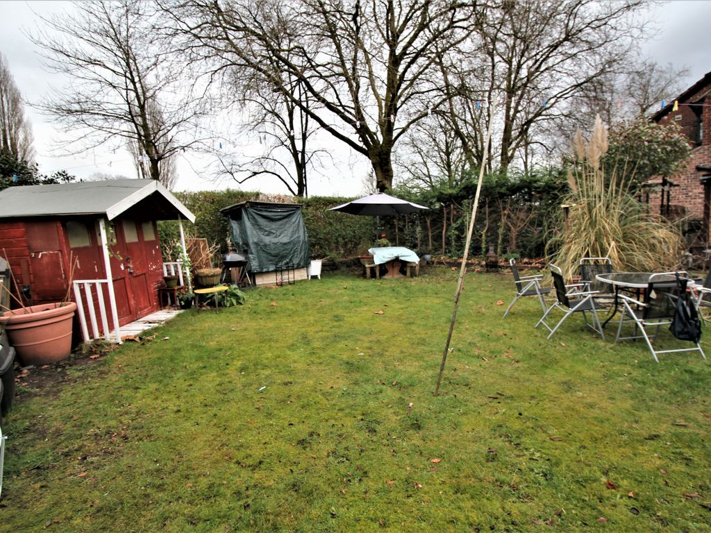 3 bed semidetached house for sale in Chassen Avenue, Urmston