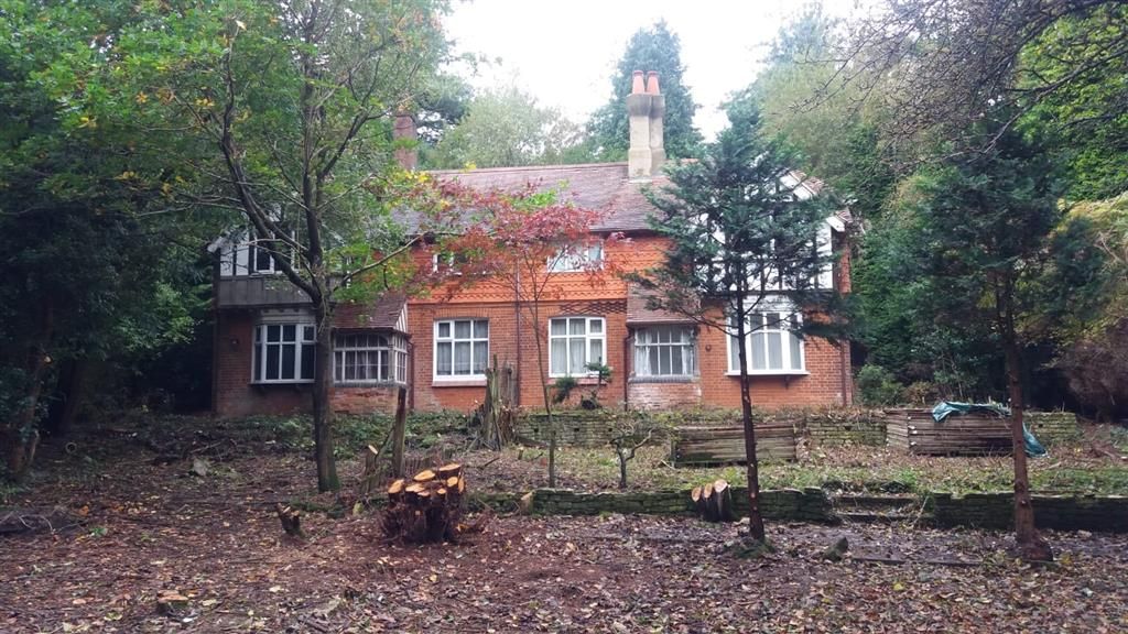 Property Details For 1 Coombe Cottages Deans Lane Nutfield Redhill