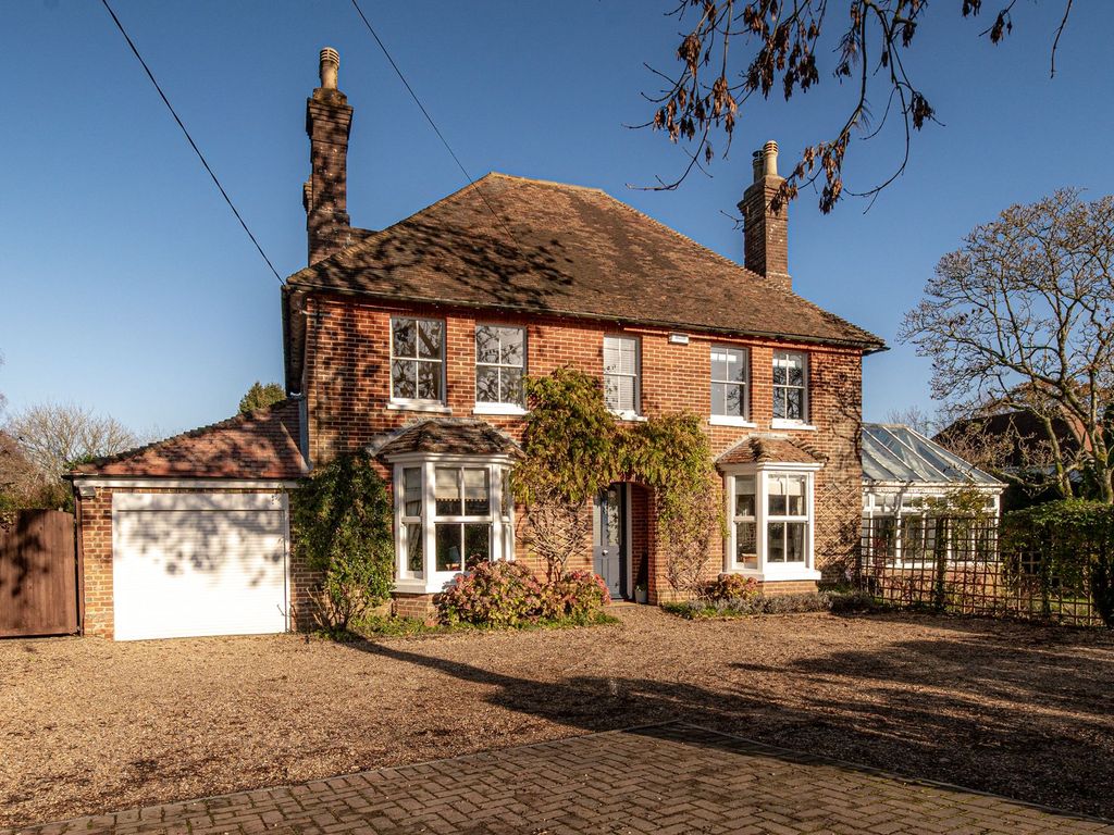 5 bed detached house for sale in Canterbury Road, Challock TN25, £