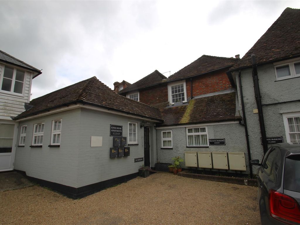 1 bed flat to rent in North Street, Headcorn, Ashford TN27, £825 pcm