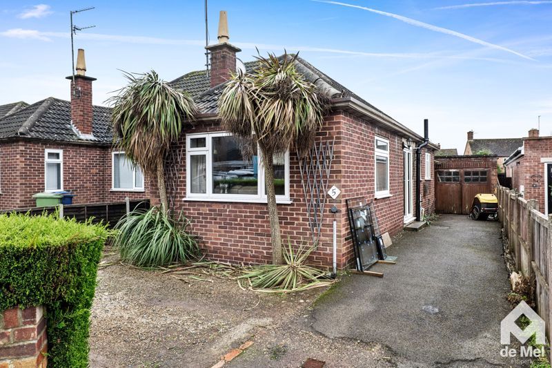 2 bed bungalow for sale in Huntsmans Close, Cleeve, Cheltenham