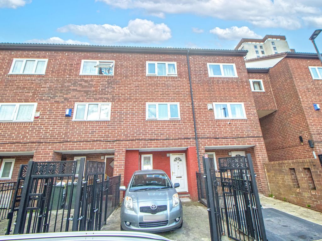 3 bed terraced house for sale in Gill Street, Benwell, Newcastle Upon