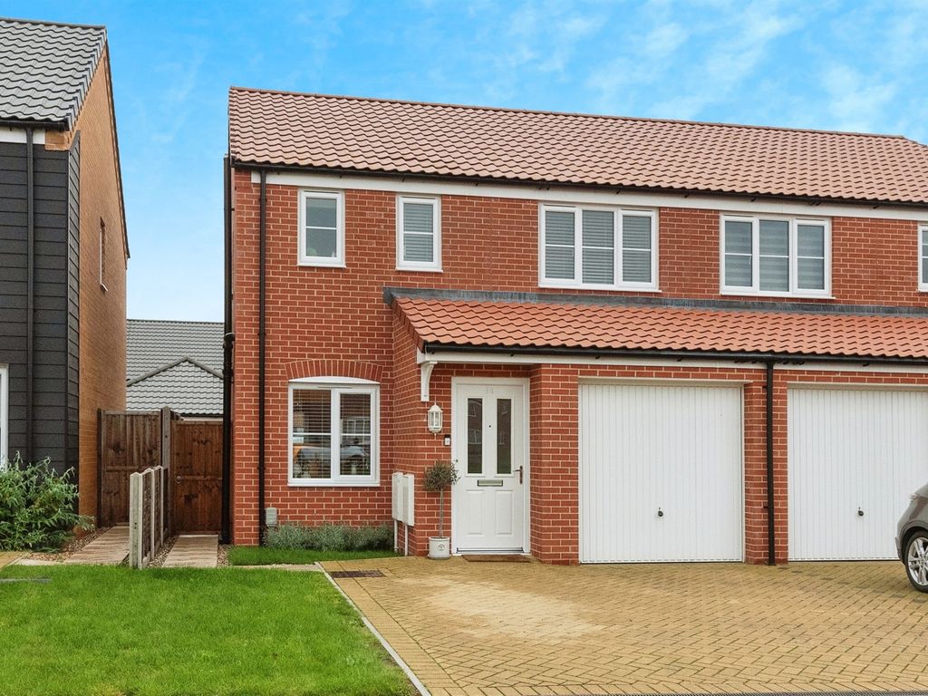 3 bed semidetached house for sale in Harrier Way, Diss IP22, £275,000 Zoopla