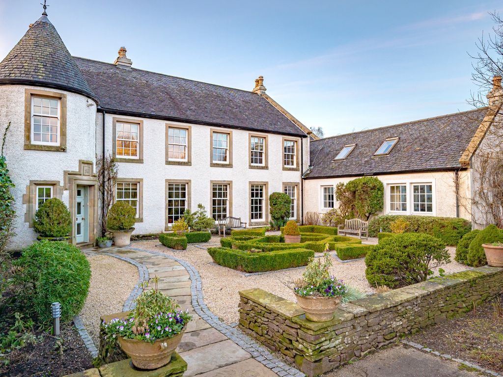 4 bed country house for sale in Fingalton Road, Newton Mearns, East