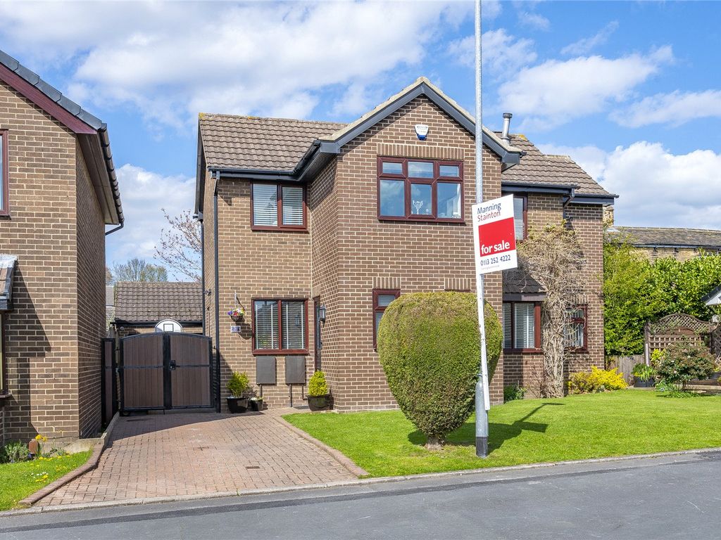 4 bed detached house for sale in Brayshaw Road, East Ardsley, Wakefield