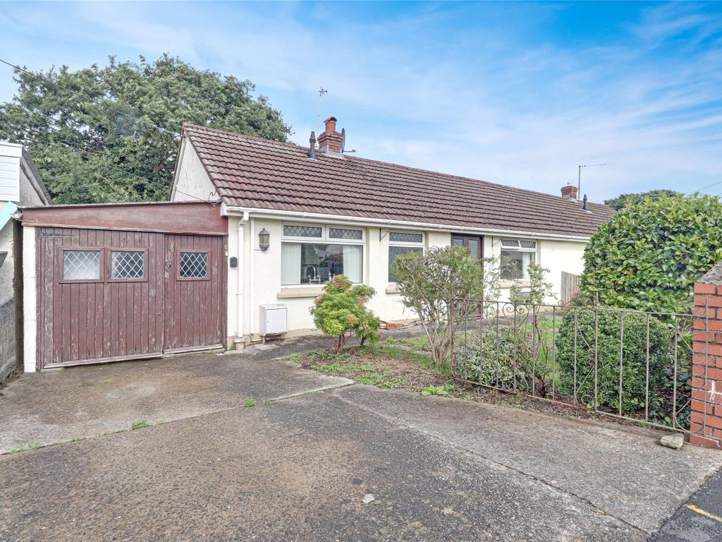 2 bed semidetached bungalow for sale in Oakland Park South