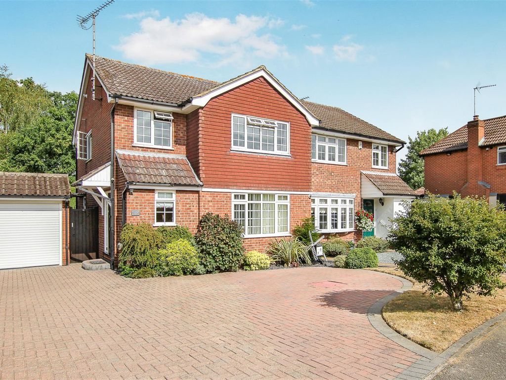3 bed semidetached house for sale in Steeple Way, Doddinghurst