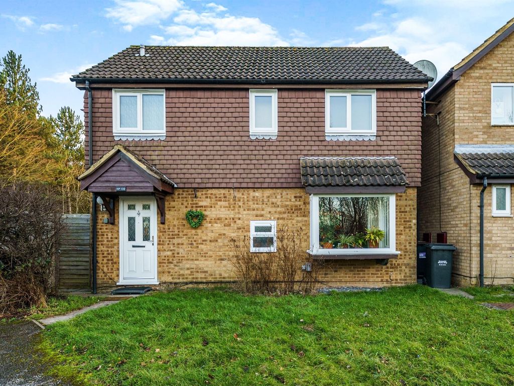 3 bed detached house for sale in Kestrel Way, Luton LU4 Zoopla