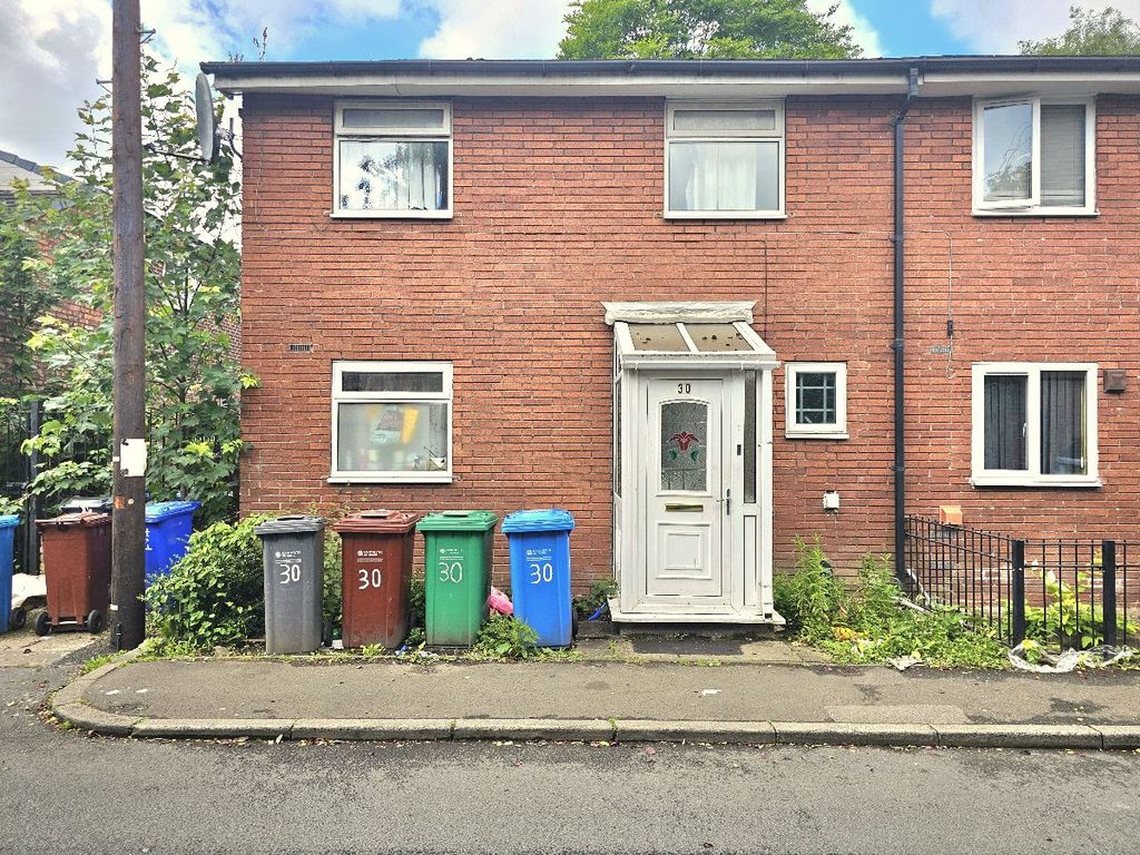 4 bed semidetached house to rent in Victory Street, Rusholme