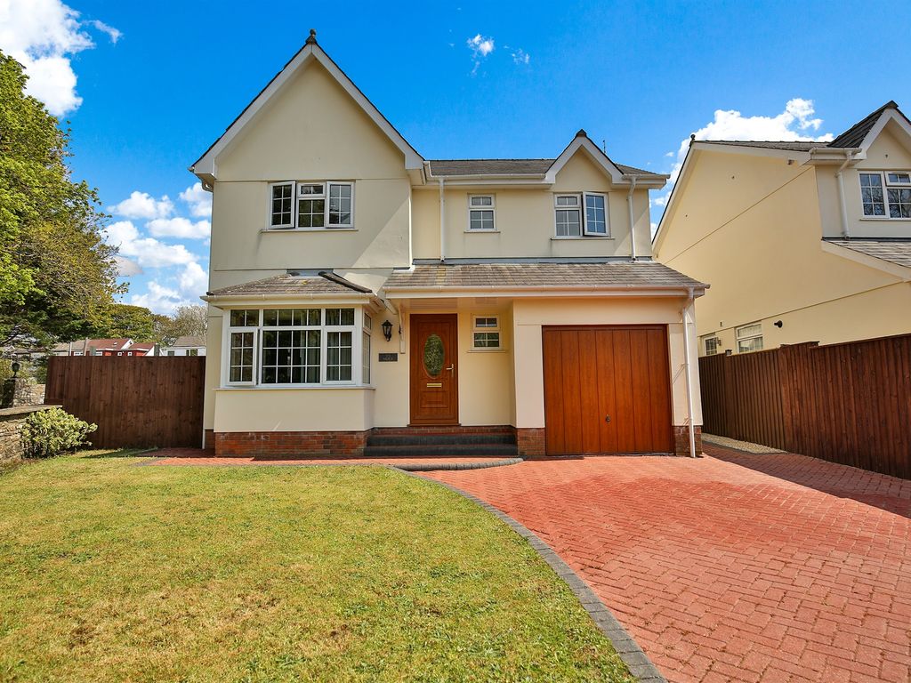 4 bed detached house for sale in Pencaerfenni Court, Crofty, Swansea