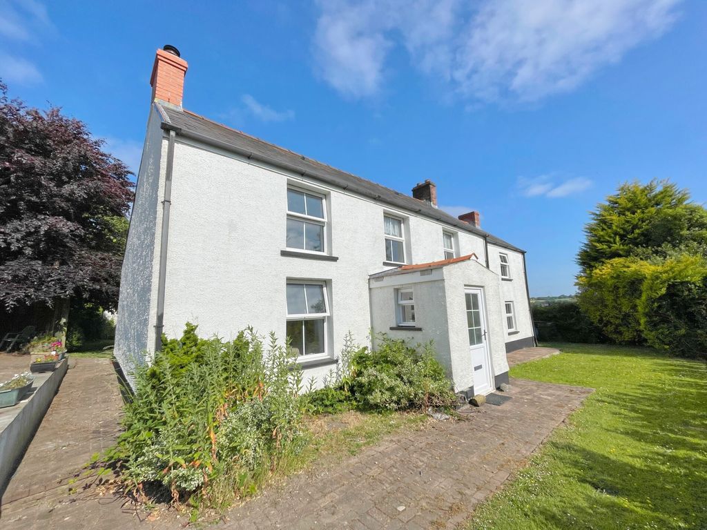 3 bed detached house for sale in Cresselly, Kilgetty, Pembrokeshire