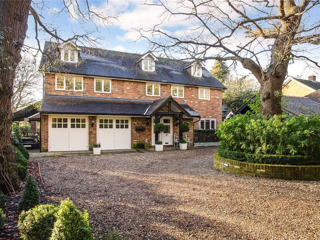 6 bed detached house for sale in West Common Grove, Harpenden